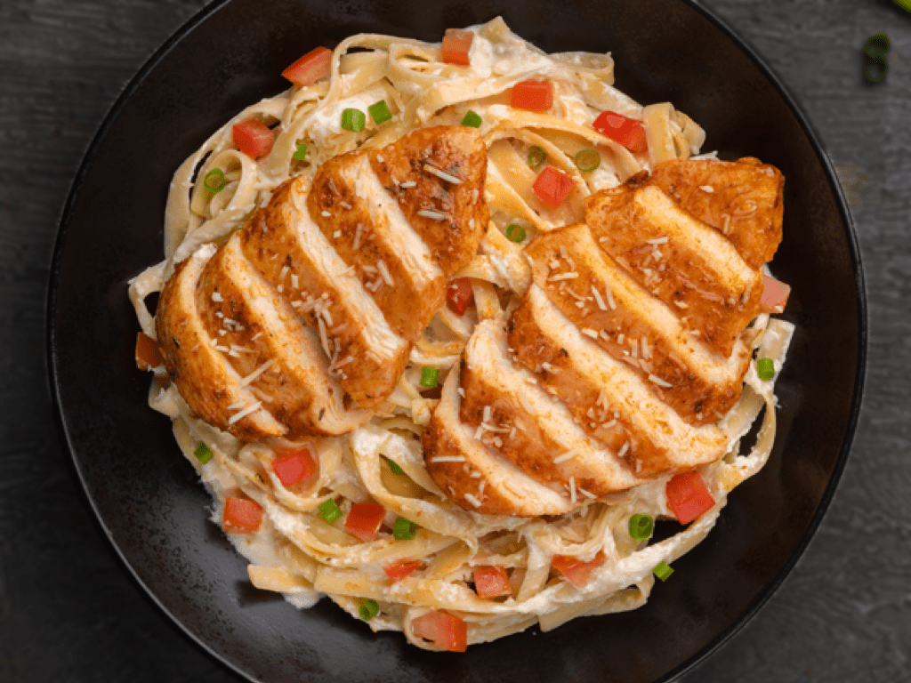 BLACKENED CHICKEN ALFREDO